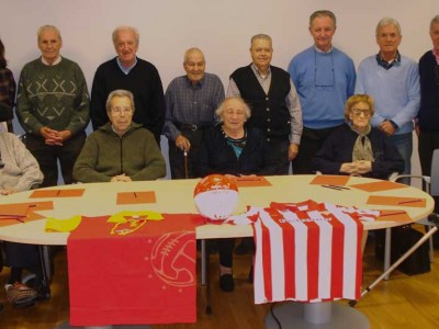 Ex jugadores del Athletic colaboran en un Taller de Reminiscencia en la Residencia Txurdinagabarri Taller de Reminiscencia con ex jugadores del Athletic de Bilbao