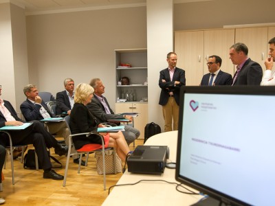 Directores de centros residenciales de Suiza visitan Txurdinagabarri Visita a la Residencia de Personas Mayores Txurdinagabarri de Bilbao
