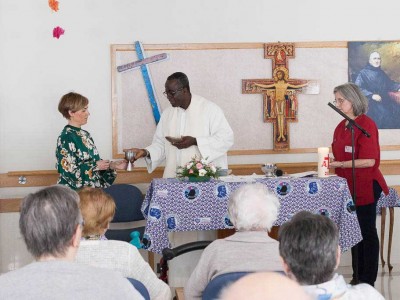 Eucaristía en la Residencia de tercera edad Txurdinagabarri