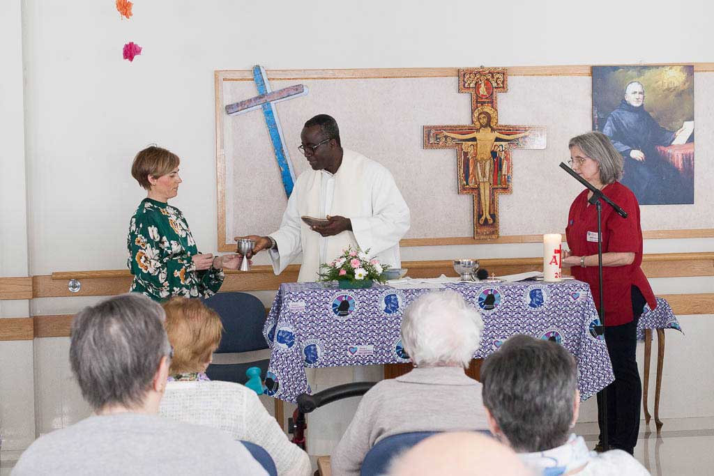 Las Residencias y Centros de Día de Aita Menni conmemoran a San Benito Menni Eucaristía en la Residencia de tercera edad Txurdinagabarri
