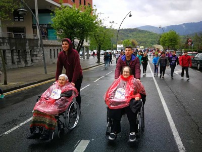 La Residencia de ancianos Txurdinagabarri, en la Korrika 2019