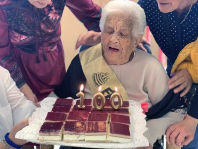 Nueva persona mayor centenaria en la Residencia Txurdinagabarri de Bilbao