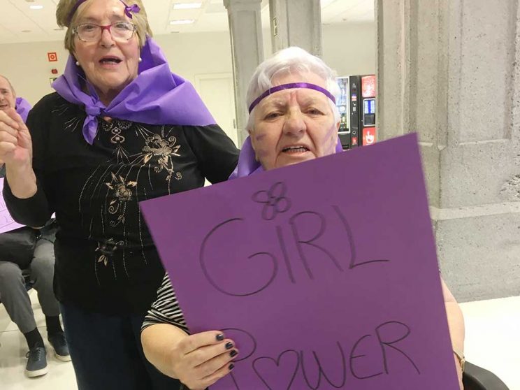 La Residencia geriatrica Txurdinagabarri celebra el 8 de marzo