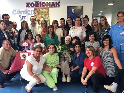 Centenario de Carmen Sanz en la Residencia de Personas Mayores Joxe Miel Barandiaran