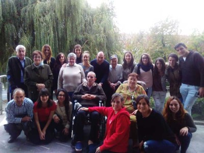 Estudiantes de Integración Social del IES Botika Zahar visitan la Residencia Txurdinagabarri Visita de estudiantes de Integración Social a la Residencia Txurdinagabarri