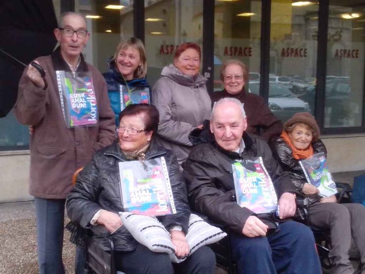 Mayores en la Korrika Txiki de Bergara Mayores de Bergara en la Korrika Txiki