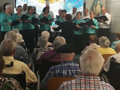 Coro Nagusilan en la Residencia de personas mayores Santiago de Villabona
