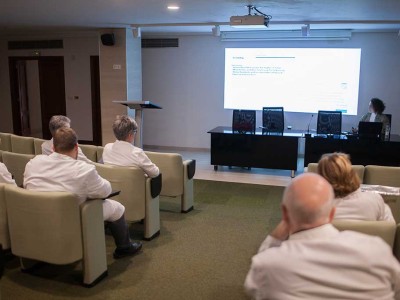 Un momento de la sesión clínica sobre benefgicios del ejercicio físico en personas mayores