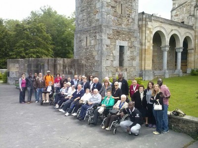 Residentes de Joxe Miel Barandiaran participan en un taller intercultural con personas inmigrantes Taller intercultural