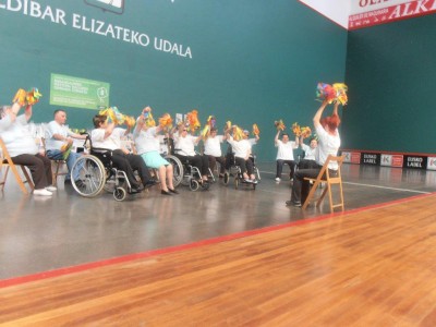 Residentes de Joxe Miel Barandiaran participan en el Encuentro de Gimnasia para Personas Mayores del Duranguesado Encuentros de gimnasia