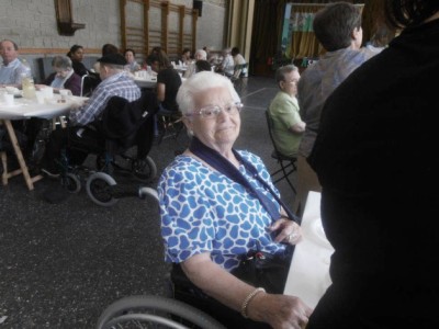 Ospakizuna boluntarioekin batera