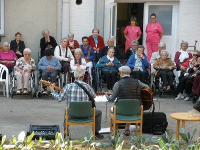 Nagusilan actúa en en la Residencia de personas ancianos Santiago de Villabona