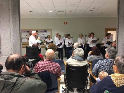 Coro Nagusilan en la Residencia de ancianos Txurdinagabarri