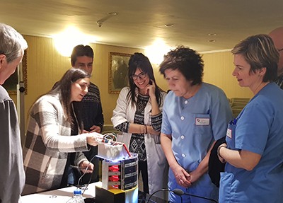 Presentación del pastillero automático Noa en Aita Menni