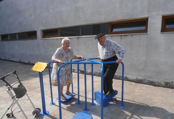 Circuito de ejercicios para personas mayores