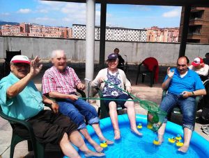 Personas mayores de la Residencia Txurdinagabarri de Bilbao