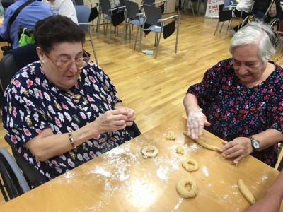 Taller de cocina en la Residencia de ancianos Txurdinagabarri