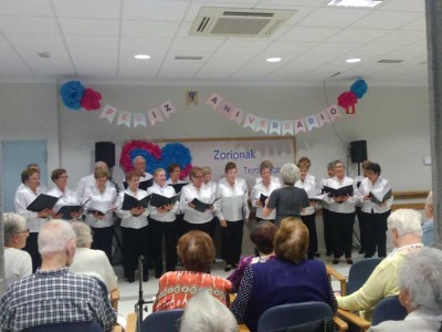 Eguneko Zentroa duen Bilboko Txurdinagabarri Adinekoen Egoitzak 9. urteurrena bete zuen 9º Aniversario de la Residencia de Personas Mayores y Centro de Día Txurdinagabarri