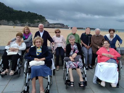 El grupo de la Residencia Barandiaran de Durango, en Gorliz