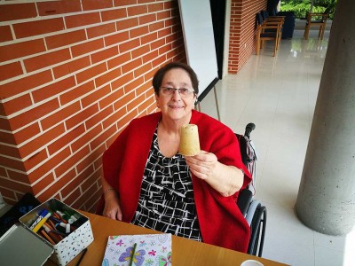 Haciendo nuestro propios helados en Txurdinagabarri Taller de helados en la Residencia geriátrica Txurdinagabarri