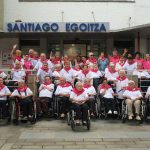 Residentes de Santiago, ante el centro