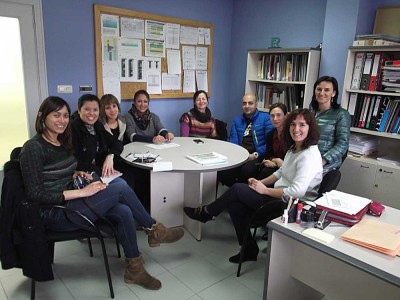Futuros auxiliares de Enfermería visitan el Centro de Día de Personas Mayores Aita Menni de Arrasate Visita al Centro de Día de Personas Mayores de Arrasate