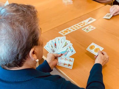 Campeonato de juegos de mesa en la Residencia de mayores Txurdinagabarri