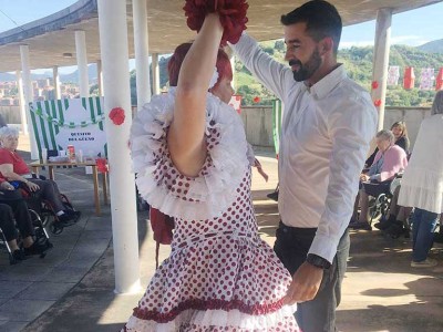 Feria de Abril en la Residencia de mayores Txurdinagabarri