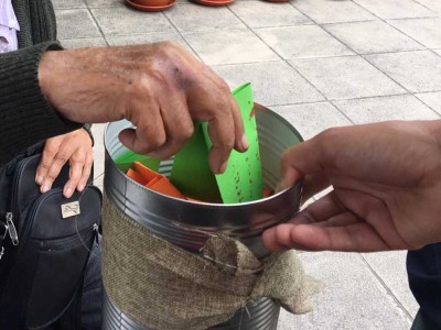 Sanjuanada en la azotea de la Residencia de mayores Txurdinagabarri