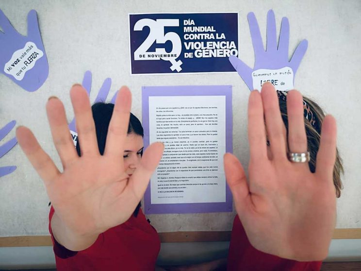 La Residencia de mayores Txurdinagabarri conmemora el Día Contra la Violencia de Género