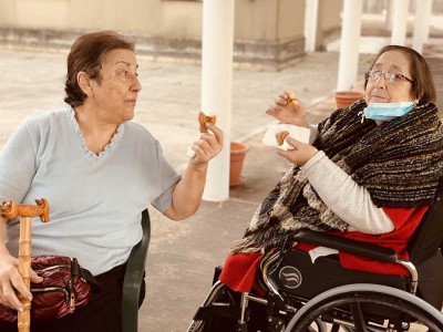 Rosquillas por San Blas en la Residencia Txurdinagabarri