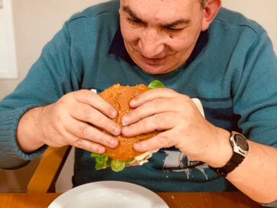 Hamburguesas caseras en nuestro taller de cocina