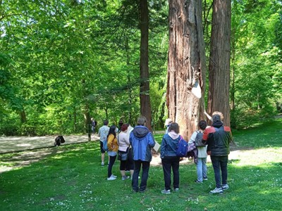 Kristinaenea parkea esploratzen Kristinaenea parkea esploratzen