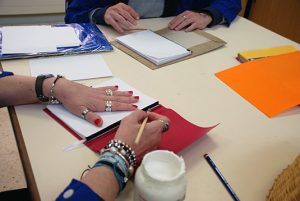 Tailer terapeutiko berria:  papera birziklatzeko tailerra