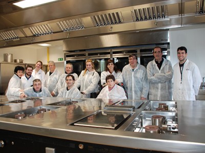 El Basque Culinary Center aporta valor añadido a nuestros talleres de cocina para personas con DCA El Basque Culinary Center aporta valor añadido a nuestros talleres de cocina para personas con DCA