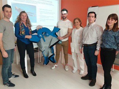 Traje térmico para que las personas con discapacidad puedan disfrutar del agua