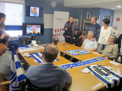 Futbolaren oroitzapenek Donostiako Aita Menni Zentroan kalte zerebrala duten pertsonak suspertzen dituzte Futbolaren oroitzapenek Donostiako Aita Menni Zentroan kalte zerebrala duten pertsonak suspertzen dituzte