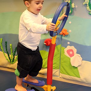 Gimnastikako aparatu txikiek haurren neuroerrehabilitazio-programetan laguntzen gaituzte Gimnastikako aparatu txikiek haurren neuroerrehabilitazio-programetan laguntzen gaituzte