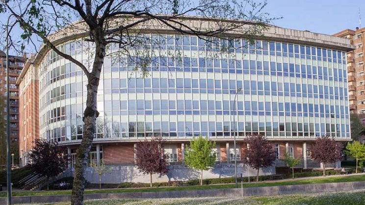 Residencia de Personas Mayores Txurdinagabarri Exterior de la Residencia de personas mayores Txurdinagabarri de Bilbao