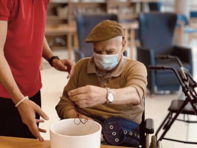 Celebrando San Blas en la Residencia Txurdinagabarri