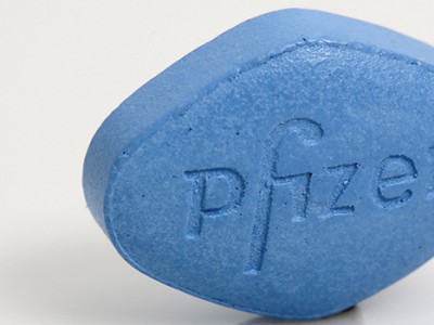 HKZ baten ondoren gizonezkoen gorputzean sexu disfuntzio bat izatearen arrazoi anitzak Una unidad de Viagra