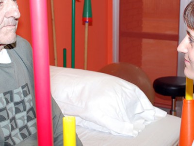 “¿Por qué me duele?” Dolor central post ictus. “¿Por qué me duele?” Dolor central post ictus.