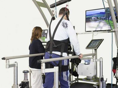 Nuestro Servicio de Daño Cerebral atendió a 949 personas en 2023 Daño cerebral - Cinta de rehabilitación de la marcha en San Sebastián