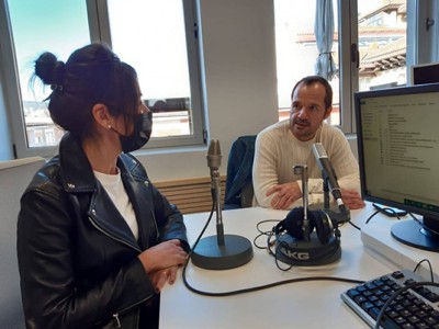 El cómico y presentador Ángel Martín en el programa A vivir que son dos días Euskadi. Foto: Cadena SER 