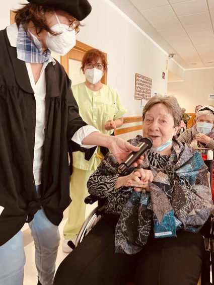 Santa Águeda en la Residencia de mayores Txurdinagabarri