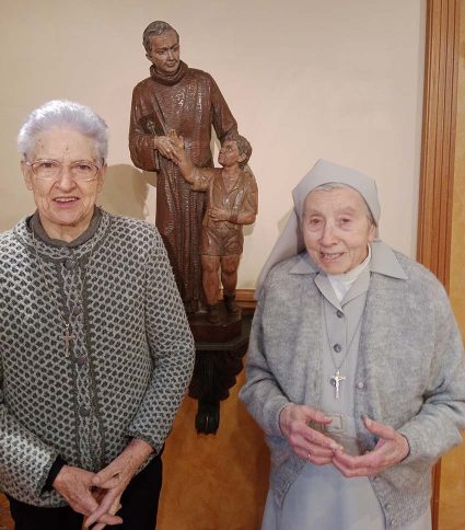 Mila esker guztiagatik, sor Nieves eta sor Juliana! Sor Nieves Ajona Sanz y sor Juliana Pérez Martín
