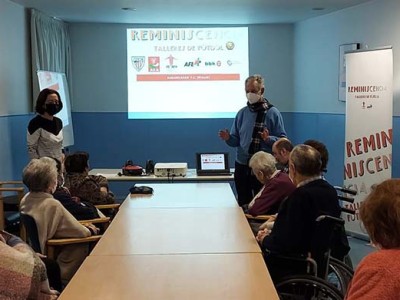 Taller de reminiscencia y fútbol en la Residencia Barandiaran de Durango