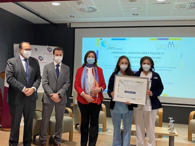 Urrezko Akreditazioa Palentziako Hermanas Hospitalarias Laguntza Zentroari ematea