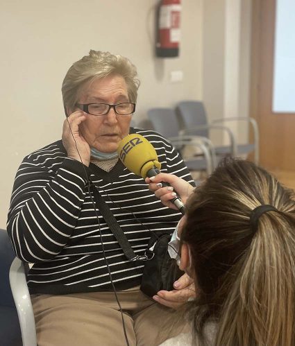 Felicitamos a Iribar en su 80 cumpleaños Caridad, entrevistada por la periodista Ane Garea