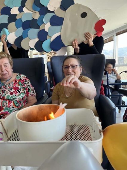 Despedimos el Carnaval con el entierro de la sardina Entierro de la sardina 2023 en la Residencia Txurdinagabarri